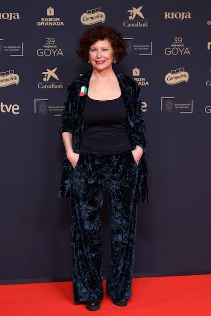 La directora Itziar Bollan, nominada en la categora de mejor guion adaptado por 'Soy Nevenka' junto a Isa Campo, luci un traje con pantaln y en la solapa de la chaqueta un broche con la bandera palestina.