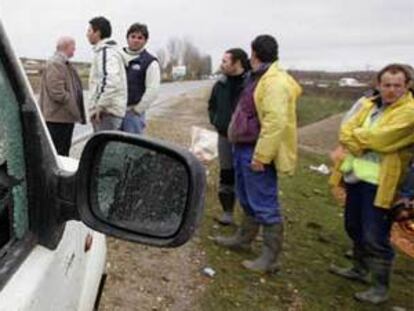 El vehículo del presunto agresor tras su arresto