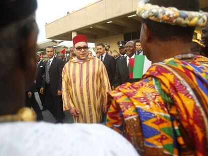 El rey Mohamed VI, durante su visita a Costa de Marfil, el 24 de febrero.
