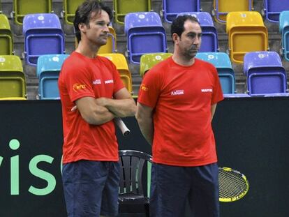 Carlos Moyá y Albert Costa, en Fráncfort.