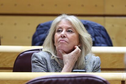 La senadora del PP y alcaldesa de Marbella, Ángeles Muñoz, en el pleno del Senado, este miércoles en Madrid. 
