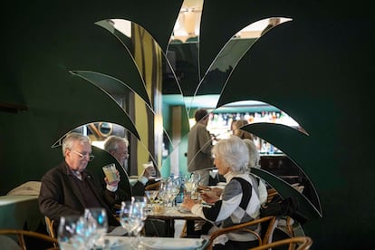 Clientes del restaurante Il Giardinetto de Barcelona.