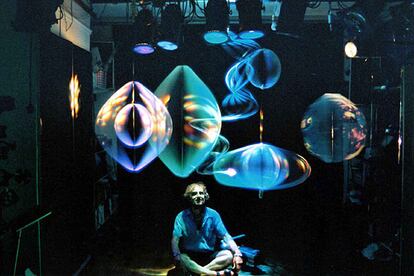 <i>Light waves,</i> instalación del británico Paul Friedlander.