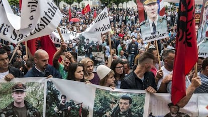Protesta en Prístina contra los juicios a excomandantes del Ejército de Liberación de Kosovo.