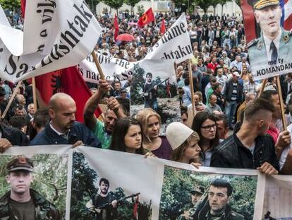 Protesta en Prístina contra los juicios a excomandantes del Ejército de Liberación de Kosovo.