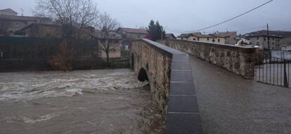 Puente de Arre, en Navarra, desde donde el hombre ha confesado que ha tirado el cuerpo de su pareja tras estrangularla.