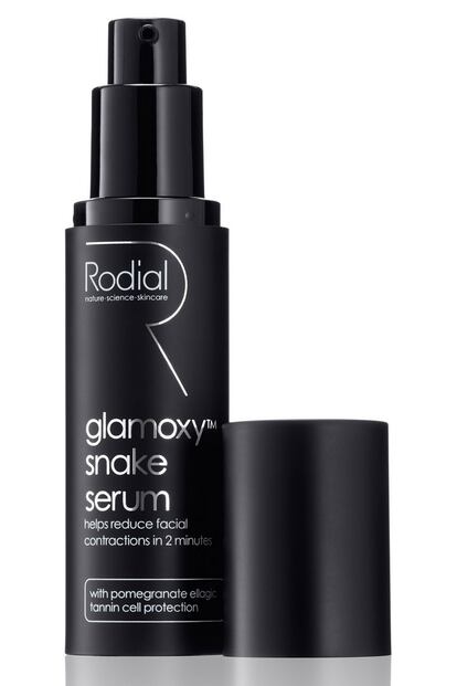 Rodial, una de las firmas preferidas por las celebrities, tiene un sérum inspirado en el veneno de serpiente. Este producto tan exótico se llama Glamoxy Snake Serum que, a pesar de lo terrorífico de su nombre, es un potente antídoto anti envejecimiento. Mejora el transporte de oxígeno en las células, reduce las arrugas, tensa la piel y alisa la superficie. Cuesta 135 euros.