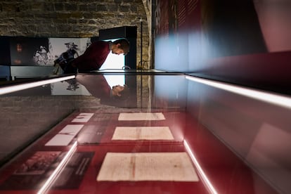 Documentos de procesos jucidiales por injurias expuestos en la exposición 'Insultos de otro tiempo', en el Archivo de Navarra.