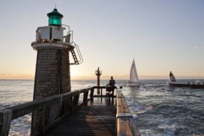 Paseo marítimo del puerto de Capbreton, en Hossegor (Francia).