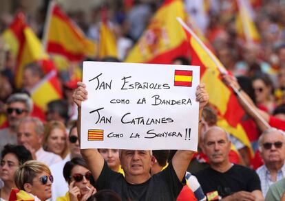 Este es otro de los carteles que se han visto en la manifestación de hoy en Barcelona.