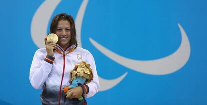 Nuria Marqu&eacute;s, con la medalla de oro de 400 metros libres S9.