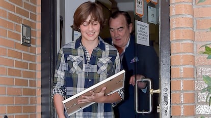 Fernando Fernández Tapias con su hijo Ivan, en la celebración de su 77 cumpleaños en Madrid, en 2015.