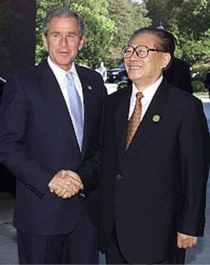George W. Bush y Jiang Zemin, hoy en Shanghai.