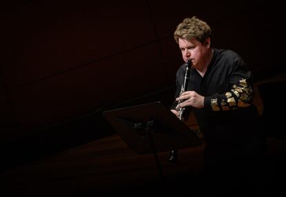 El clarinetista y compositor Mark Simpson, durante un concierto en el Auditorio 400.