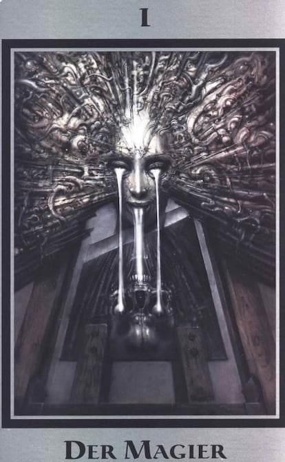 Giger ha sido siempre un fanático del esoterismo como materia creativa. Lo demostró por ejemplo con su versión del Tarot, del que en la imagen podemos ver la carta del Mago, arcano mayor.