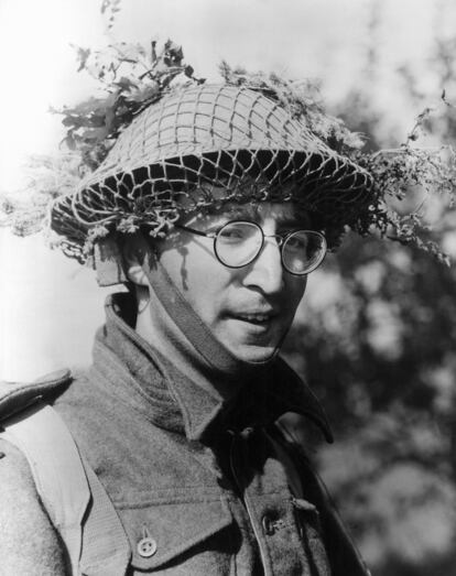 Un simpático John Lennon, en el rodaje de la película 'Cómo gané la guerra', rodada en 1967 en Almería (España). En ese rodaje escribió uno de sus temas más famosos 'Strawberry Fields'.