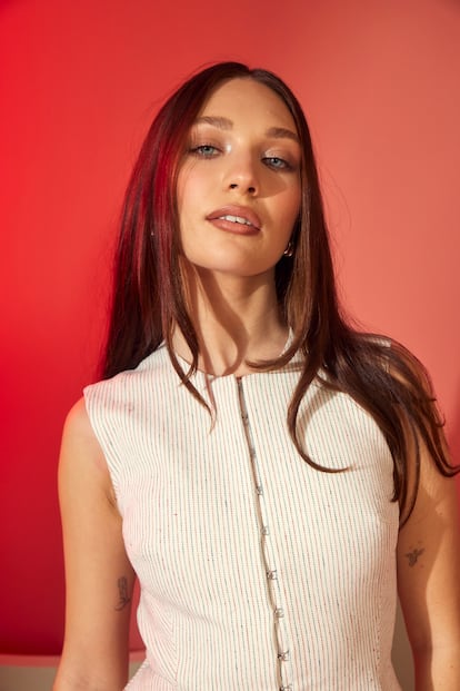 La cantante y bailarina británica Maddie Ziegler tiene solo 21 años.