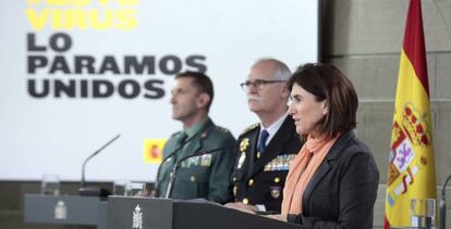 María José Sierra (primer término), jefa de área del Centro de Coordinación de Alertas y Emergencias Sanitarias del Ministerio de Sanidad (CCAES), durante la rueda de prensa ofrecida el pasado miércoles en el Palacio de la Moncloa para informar sobre el coronavirus.