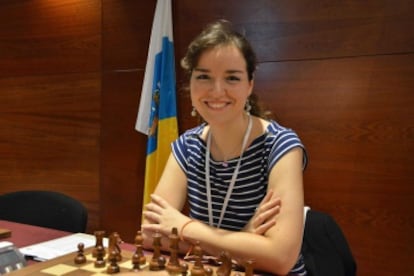 Sabrina Vega, antes de comenzar una partida del Campeonato de España en Linares (Jaén) hace un año.