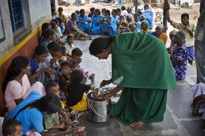 A project to feed some of India&#039;s thousands of &quot;untouchables,&quot; run in the Anantapur region by the Spanish NGO Fundaci&oacute;n Vicente Ferrer.