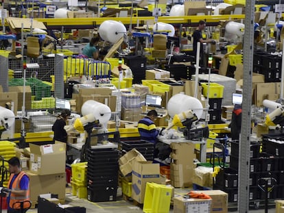 Centro logístico de Amazon en San Fernando de Henares, cerca de Madrid.