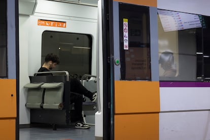 Evacuados varios pasajeros de un tren averiado de la R14 en La Selva del Camp (Tarragona)