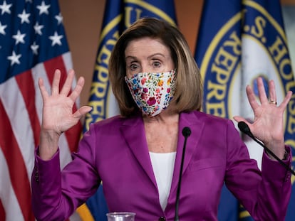 Nancy Pelosi, presidenta de la Cámara de Representantes de EE UU, durante una conferencia de prensa, este jueves.