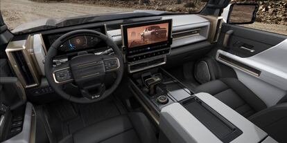 Interior del Hummer EV.