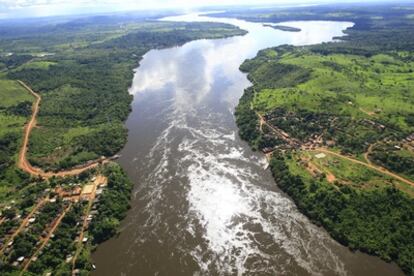 Vista aérea del tramo del río Xingú en Belo Monte, Para, en la Amazonia de Brasil.