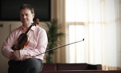 El violinista alemán Franz Peter Zimmermann, interprete de Concierto para violín, de Alban Berg.