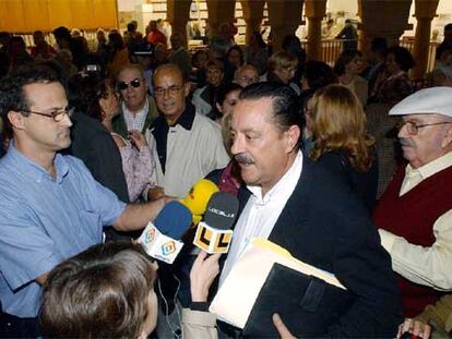 Julián Muñoz, en el Ayuntamiento de Marbella en octubre de 2003, cuando todavía era alcalde.