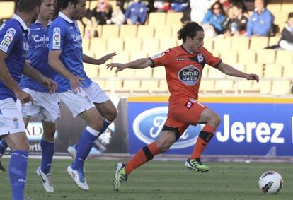 Guardado se dispone a chutar durante el Xerez-Deportivo.