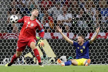 Neuer durante el Alemania Suecia.