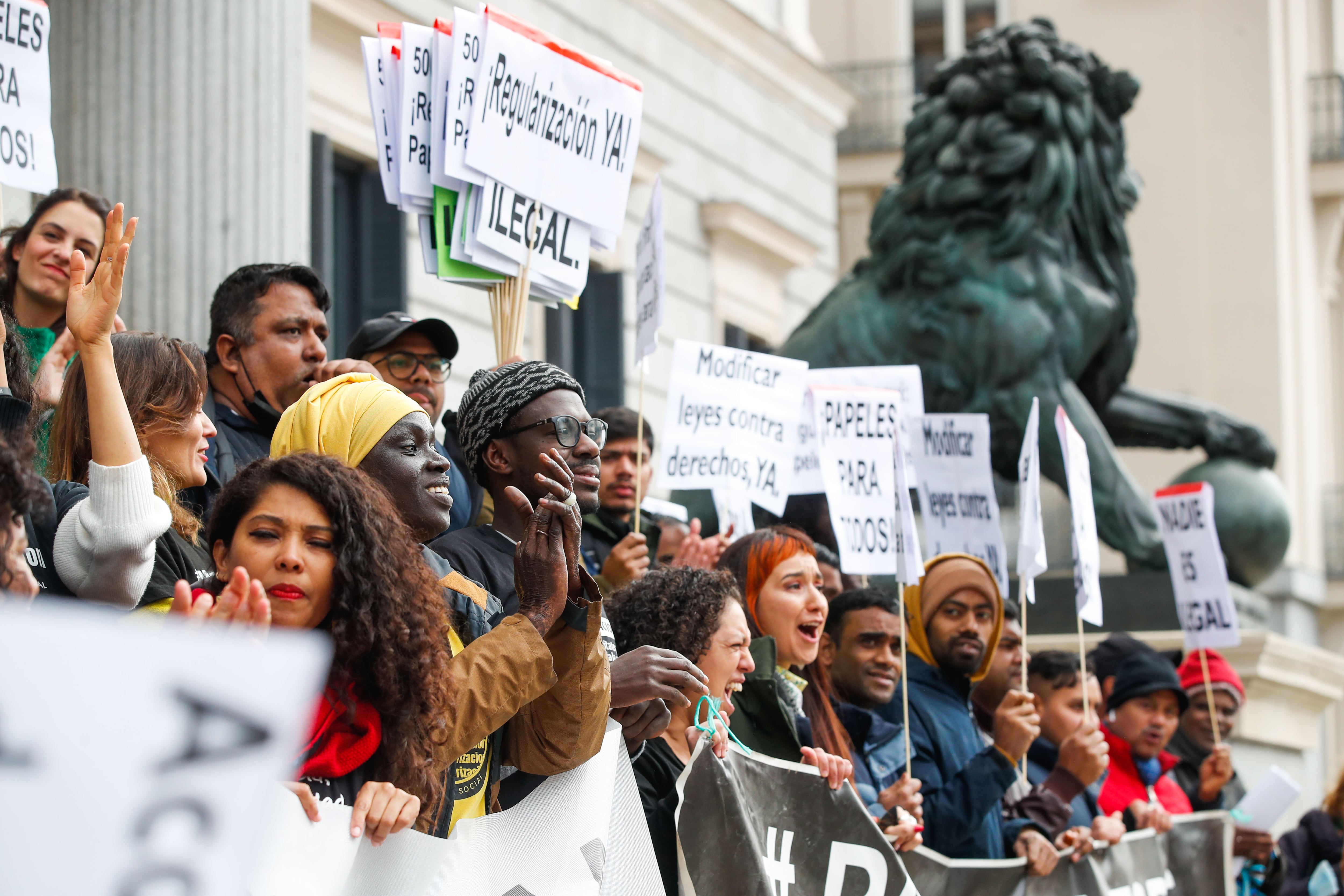 The Government is now committed to the extraordinary regularization of hundreds of thousands of immigrants | Spain