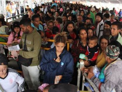 El flujo de venezolanos se duplica en un mes y alcanza las 11.000 personas el último fin de semana