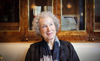 Margaret Atwood, retratada en Argentina en 2018.