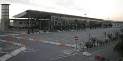 Edificio principal de la Instituci&oacute;n Ferial Alicantina, en Elche.