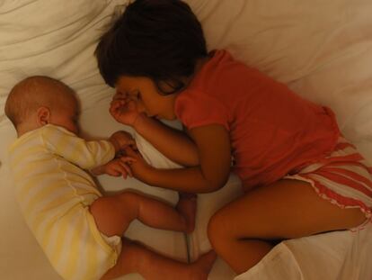 Domingo. Siete de la mañana y niños