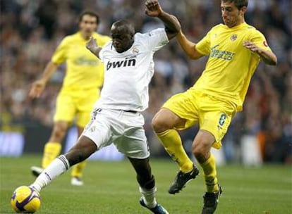 Lass Diarra, en una acción del partido contra el Villarreal.