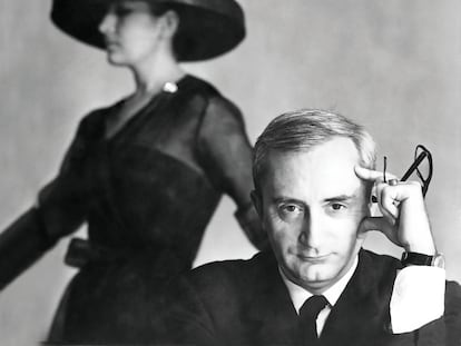 Pedro Rovira con la maniquí Isabel Martín, ca. 1964, en un retrato de la familia Rovira.