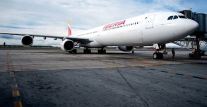 Un avi&oacute;n de Iberia 