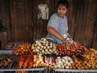 Claves para entender la cruzada contra la comida callejera de Bangkok