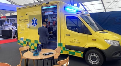 El primer prototipo de la 'ambulancia digital 4.0', presentada en la cumbre internacional Messe RETTmobil International en Fulda, Alemania.