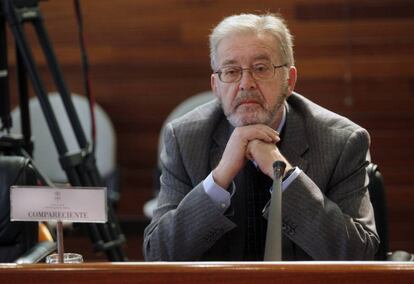 El secretario general de Energía entre mayo de 2004 y septiembre de 2006, Antonio Segura, durante su comparecencia ante la comisión parlamentaria 