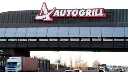 Establecimento de Autogrill sobre una autovía en Fiorenzuola d'Arda (Italia), en febrero de 2020.