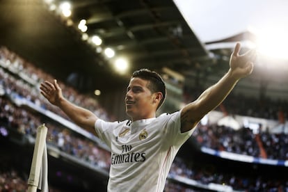 James Rodríguez celebra su gol al Almería.