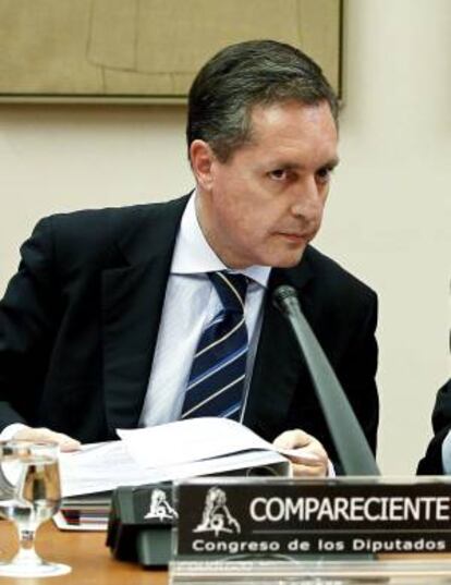 El director de la Agencia Tributaria (AEAT), Santiago Menéndez, durante su comparecencia esta tarde ante la Comisión de Presupuestos del Congreso.