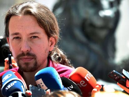 Pablo Iglesias, junto al Congreso.