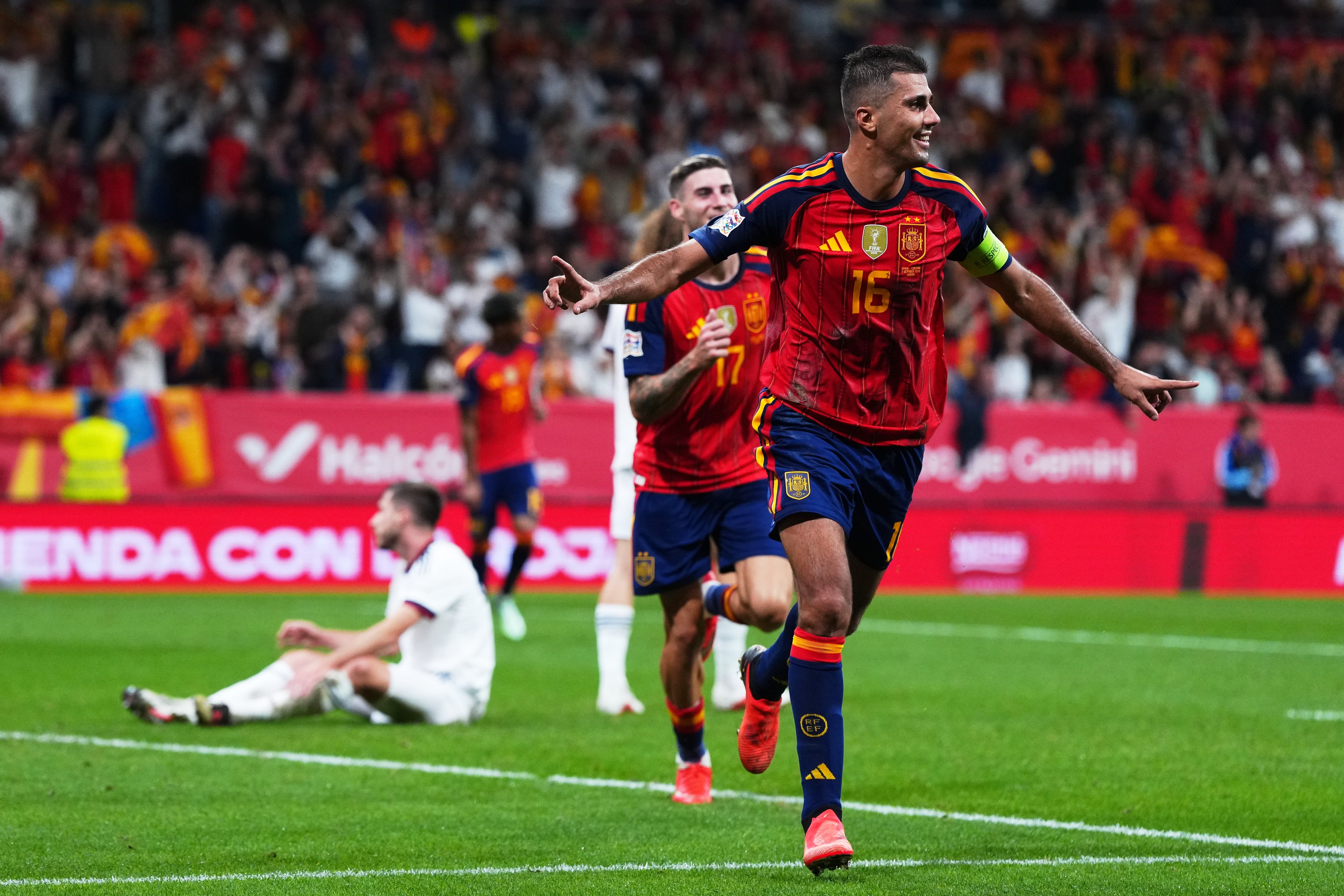 España - República Checa en directo, el partido de la Nations League en vivo|La Roja gana cómodamente al descanso