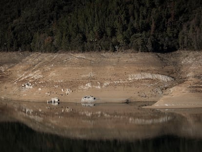 Vista del pantano de Susqueda a finales de diciembre de 2023. [ALBERT GARCIA] EL PAIS